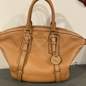 Micheal kors purse